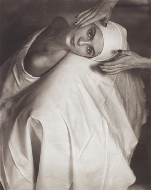 01_HORST P. HORST, Carmen (Face Massage), New York, 1946.jpg